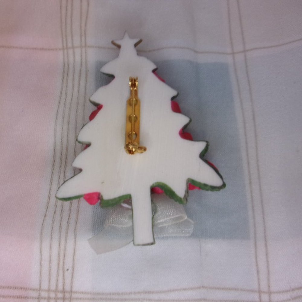 Pink Roses Christmas Tree Brooch Pin - Picture 3 of 5